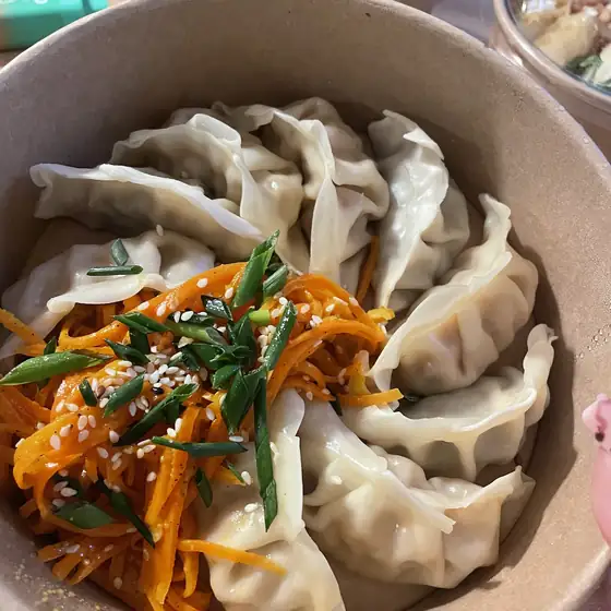 Gyoza w misce